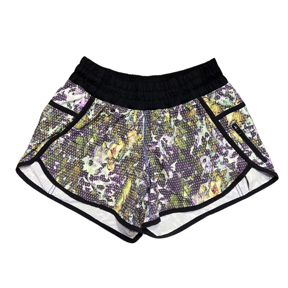 EUC Lululemon Run Tracker Short lll *4-Way Stretch 6 Floral Sport Multi White